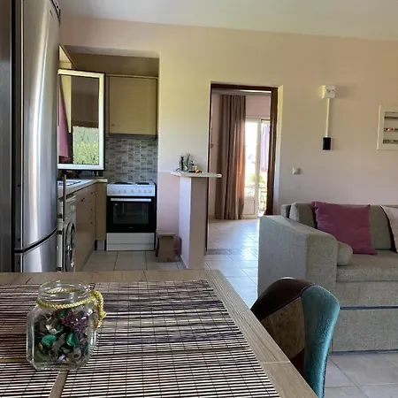 Σπίτι διακοπών House With Garden In - 10' From Center Περατάτα
