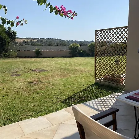 House With Garden In - 10' From Center בית נופש