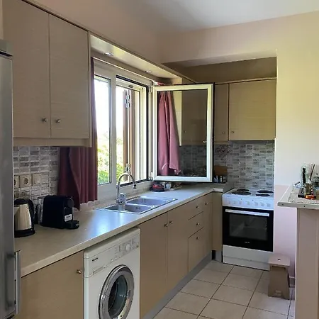 Дом отдыха House With Garden In - 10' From Center *