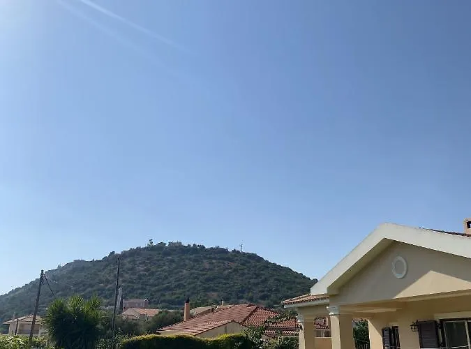 House With Garden In - 10' From Center * Peratáta
